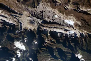 ISS011-E-9620_lrg.jpg