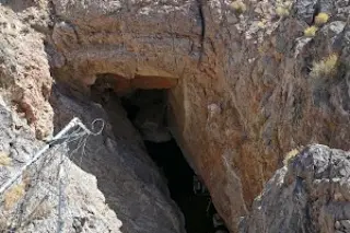 Devils_Hole_4-300x253.jpg