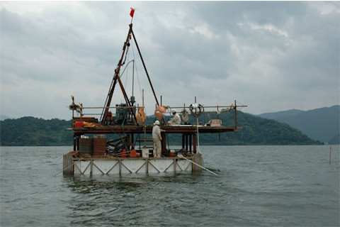 Lake-Suigetsu.jpg