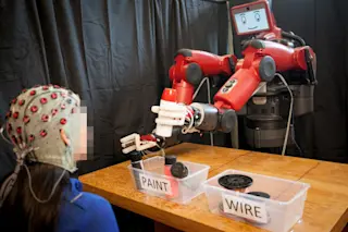 1The-feedback-system-enables-human-operators-to-correct-the-robots-choice-in-real-time-Jason-Dorfman-MIT-CSAIL-1024x683.jpg