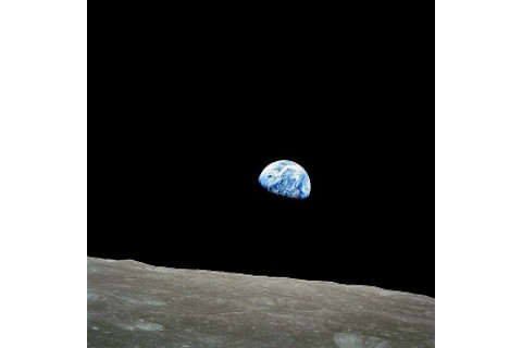 600px-NASA-Apollo8-Dec24-Earthrise-300x300.jpg