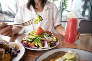 Healthy food choices while eating