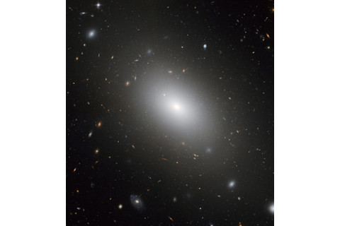 hst_ngc1132.jpg