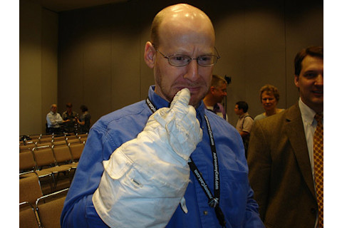 aas_phil_astronautglove.jpg