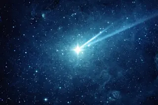 blue-asteroid-comet-hybrid-in-space