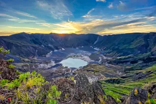 mount-tambora-crator-at-sunrise