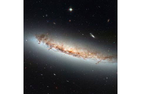 hst_ngc4402.jpg