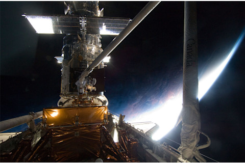 shuttle_hubble_earth.jpg
