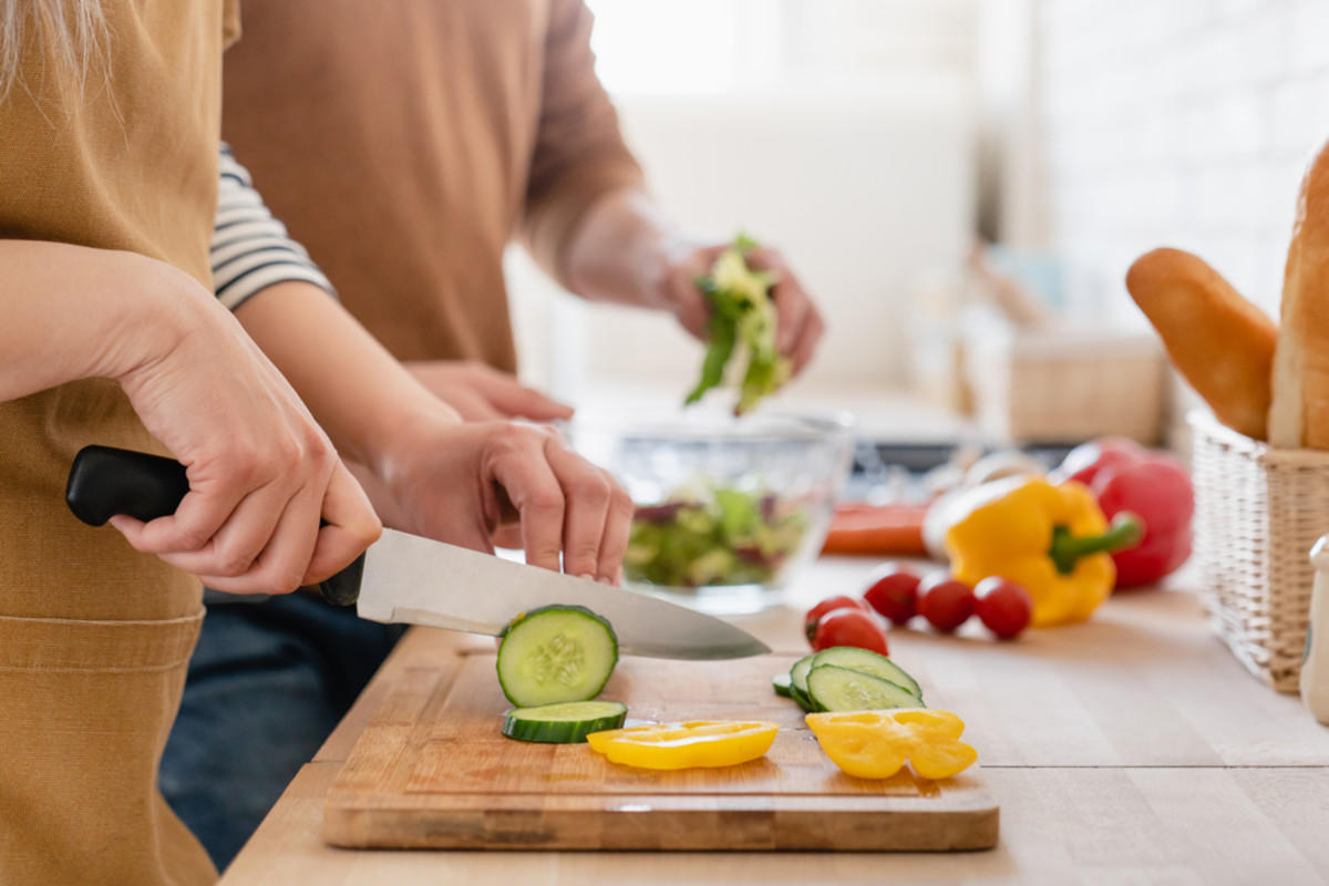 Wood vs. Plastic Cutting Boards: Which One Is Cleaner and