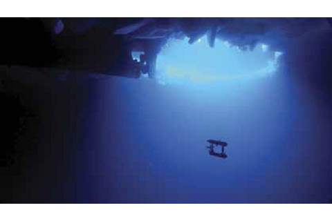 AUV1_Klaus-Meiners-Guy-Williams-Hanumant-SinghAAD-WHOI.-1.png