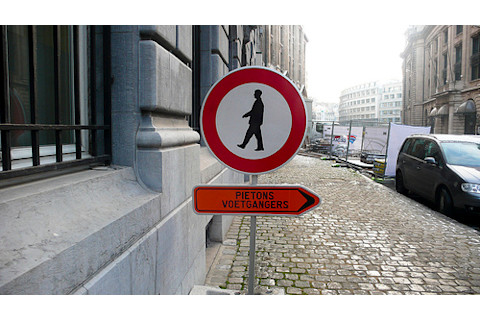 walking_backward_sign.jpg