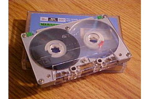 220px-Audio_cassette_tapes.jpg