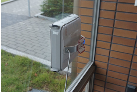 window-cleaner.jpg