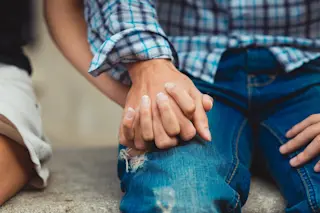 Couple Holding Hands - Shutterstock - DSC-MM0417 01