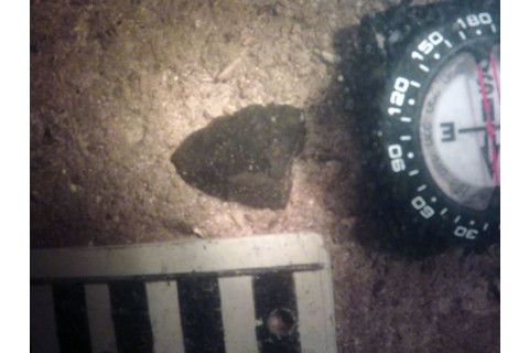 635987284652158232-biface-in-situ