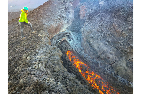 Lava on Etna, flow levee, June 2019 - Giuseppe Distefano