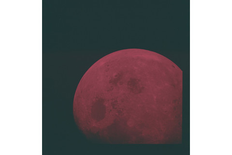 Red Moon. NASA.