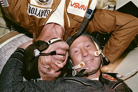apollo soyuz deke slayton alexei leonov - nasa