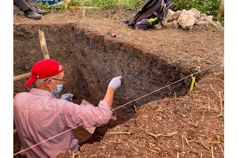 David Lentz Collecting eDNA
