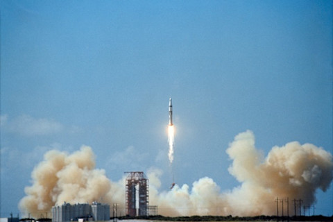 Apollo7launch