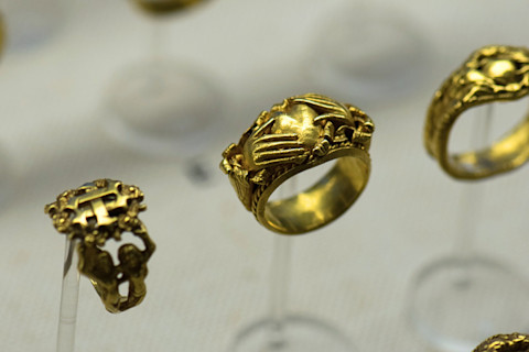 The Ancient History of Wedding Rings | Discover Magazine