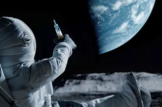 astronaut-drinking-on-moon