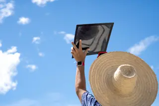 Solar eclipse pinhole viewing