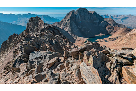 Traversing the Aragonese Pyrenees: An Epic Climb Towards Pico Arnales, Framed by the Majestic Garmo Negro and the Serenity of Ibón de Pondiellos in Panticosa Valley, in Pirineo´´´ s Huesca