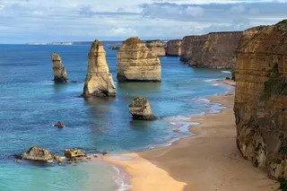 The Twelve Apostles, rock formations in the ocean around Australia