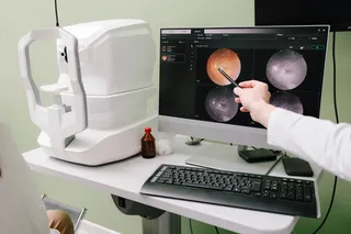 eye scan at an eye doctor