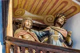 Wood statue of Jesus and Pontius Pilate