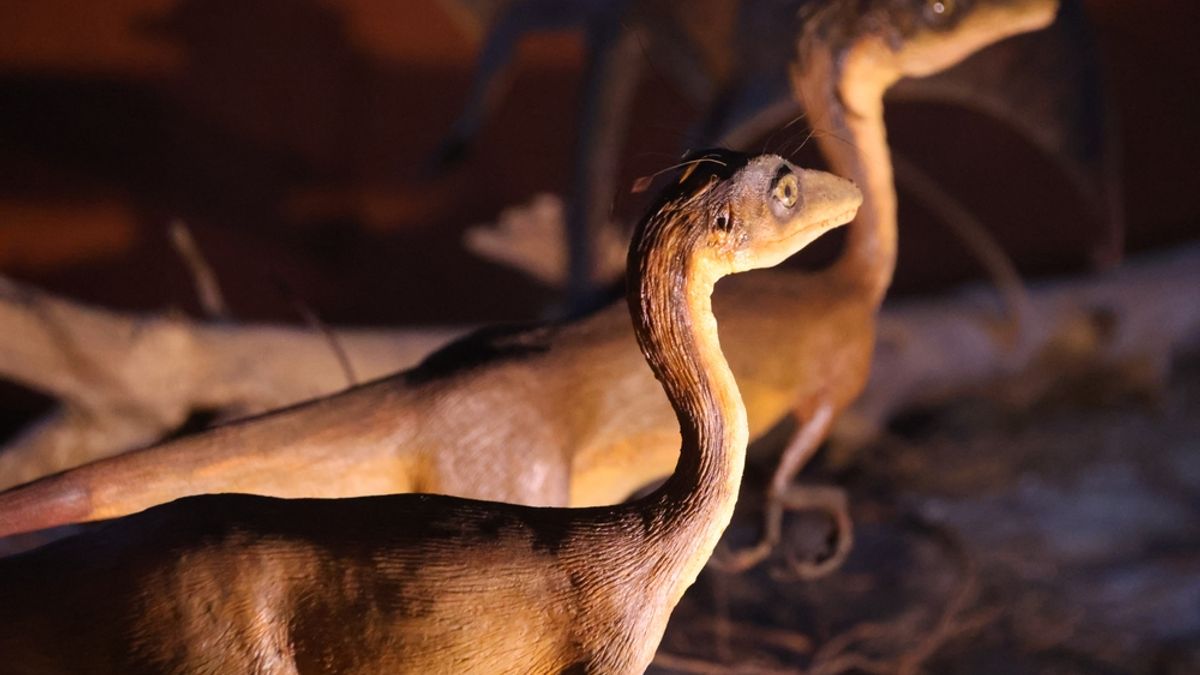 Small Dinosaurs May Have Had an Evolutionary Advantage Over Their Enormous Relatives