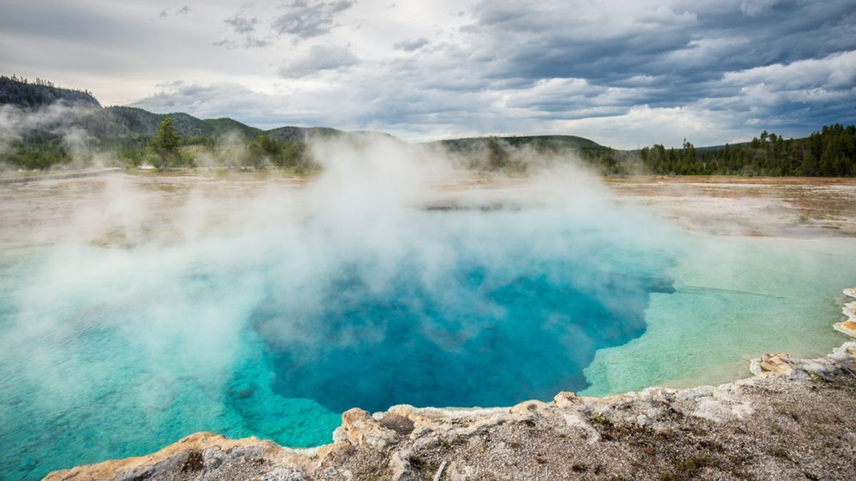 Over 20,000 Items Removed From Hydrothermal Features at Yellowstone National Park