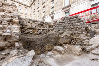exposed wall in Paris 