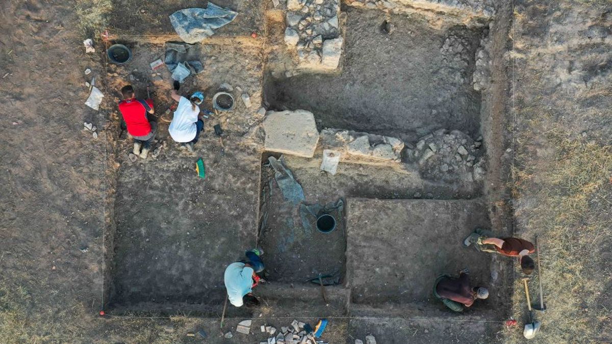 2,000-Year-Old Roman Kitchen Unearthed in Spain Reveals Ancient Daily Life