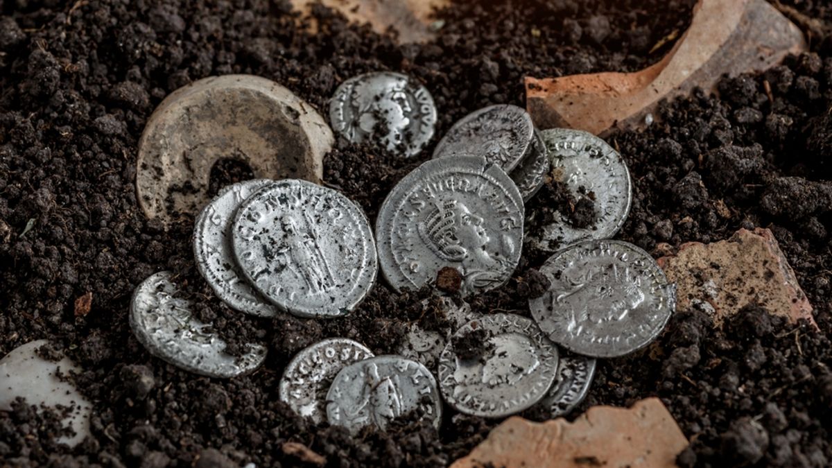 More Than 900 Roman Silver Coins Form Germany's Largest Hadrian-Era Hoard 