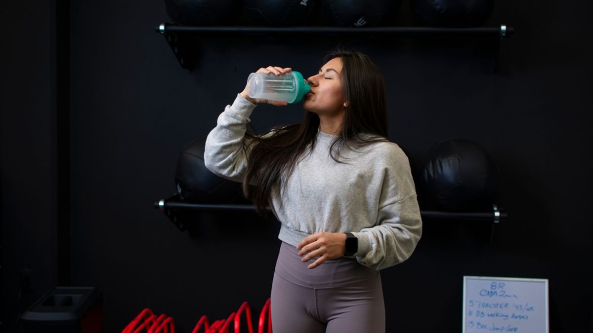 Creatine May Help Middle-Aged Adults Maintain Strength Without a Structured Workout Routine 