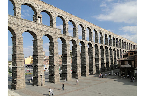 roman aqueduct segovia spain