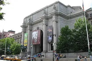 320px-AMNH-exterior