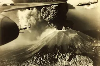 Mt_Vesuvius_Erupting-660x502.jpg