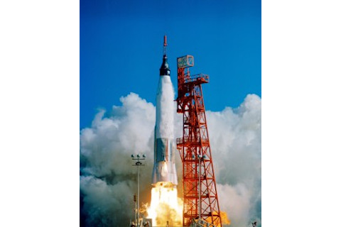 623857main_glenn-launch-240x300.jpg